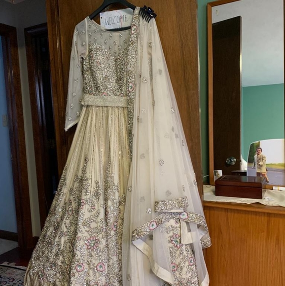 Indian/Pakistani Custom made wedding gown/lengha - Picture 3 of 7